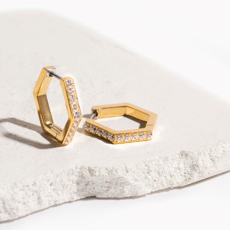 Modern Sparkling Geometric Hoop Huggies Earrings-Unisex